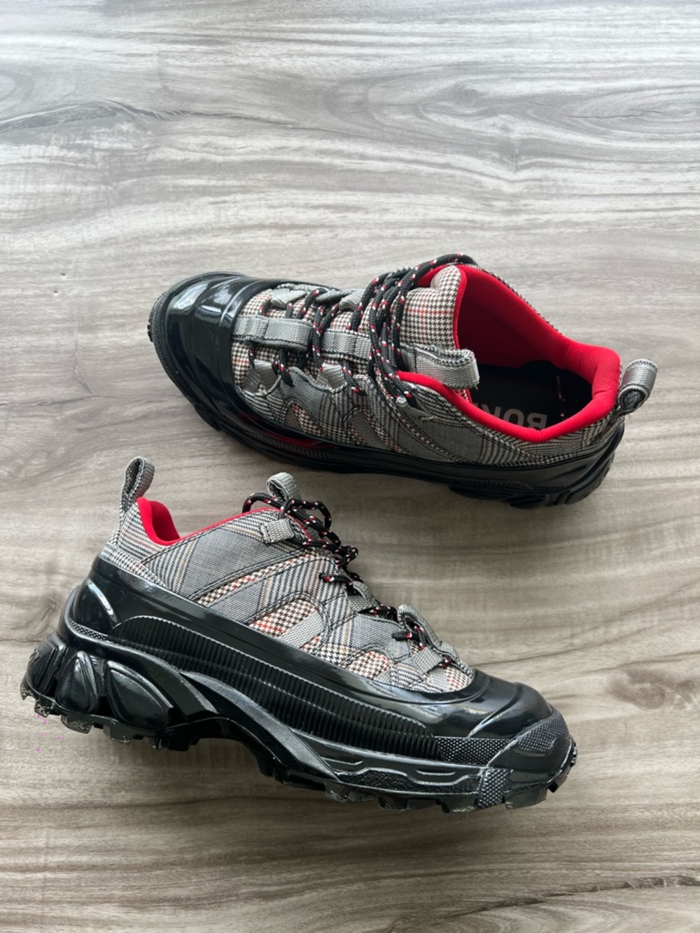 WORN ONCE Burberry Arthur Sneaker Size 9 Women’s (EU 40)